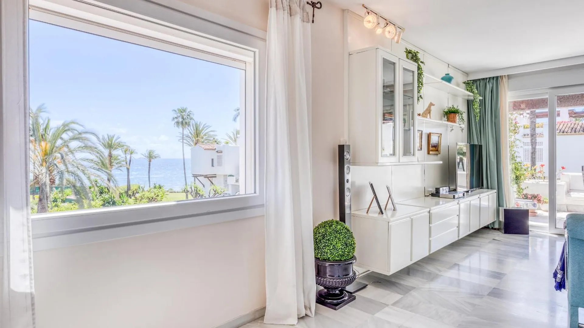 Hanami Alcazaba Beach Duplex Sea View Estepona 0*,  Španělsko